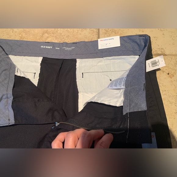 Old Navy Ultimate Straight Built-In Flex Chino Pant - Picture 6 of 7